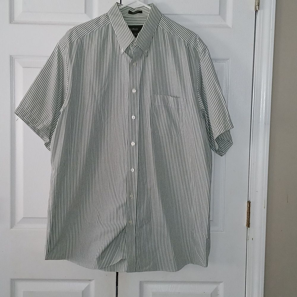 Eddie Bauer Wrinkle Resistant Relaxed Fit button down dress shirt  Sz XLT